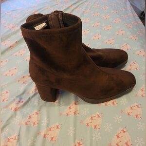 American Exchange Chocolate Brown Faux Suede Heeled Ankle Boots Womens 11 NWT